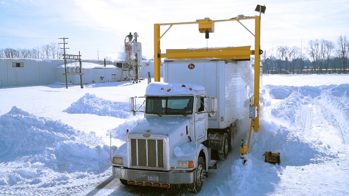 Fleetplow™ Snow Removal System For Truck Trailers Scraper Systems