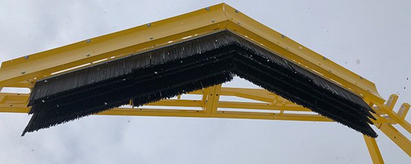 Blade for school bus snow removal